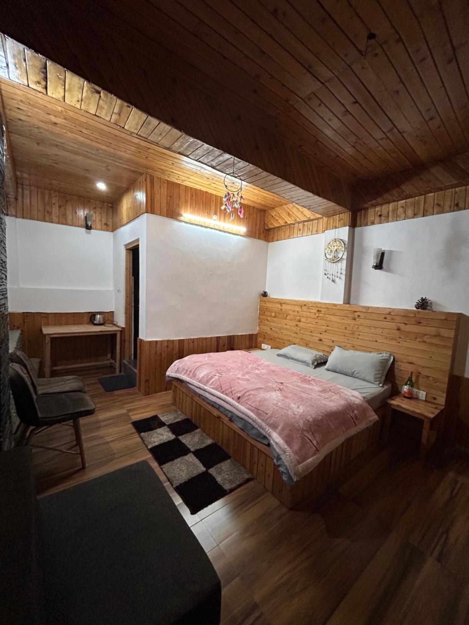 The Himalayan Sukoon Villa Near Jibhi Banjar Екстер'єр фото