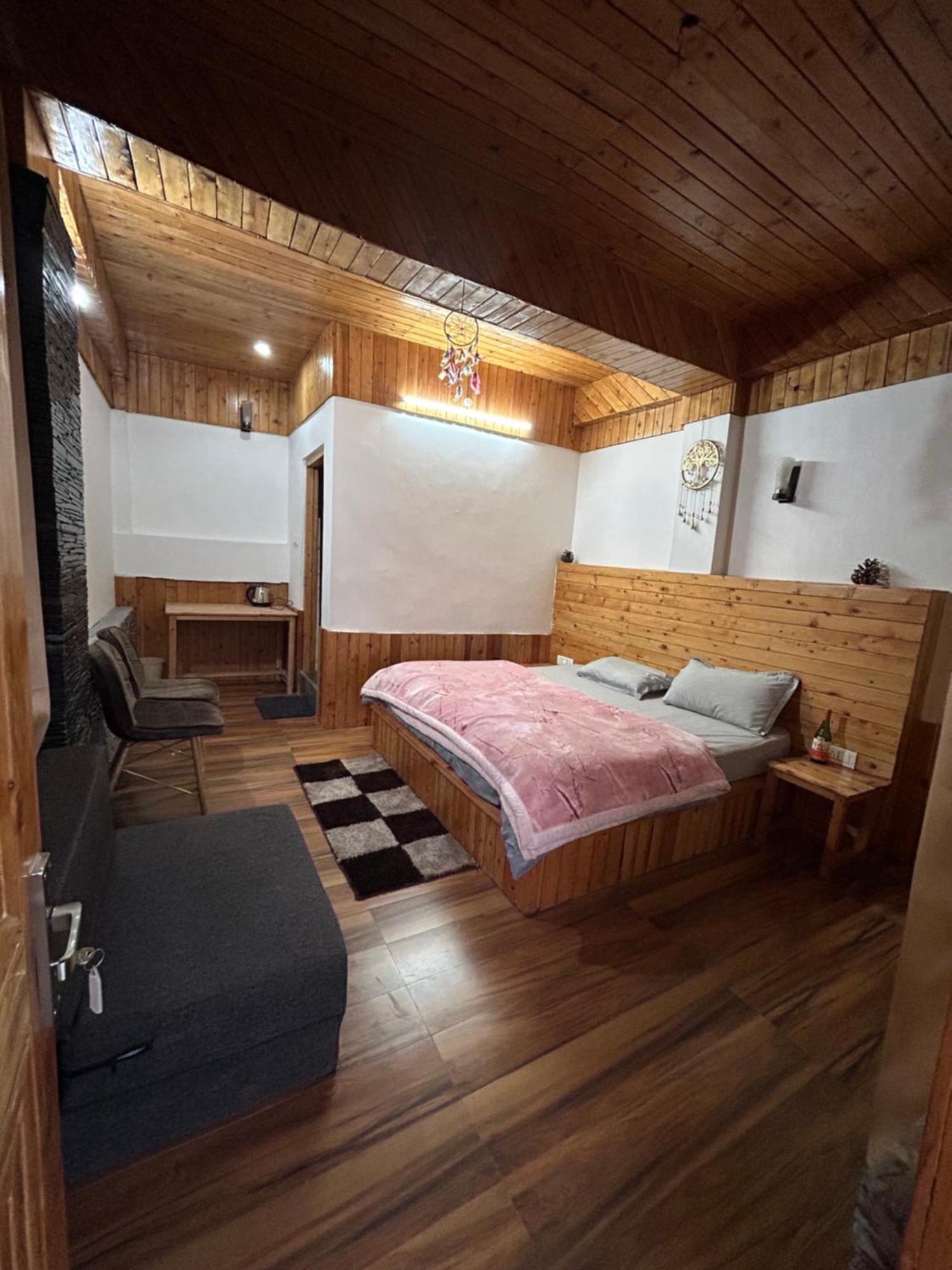 The Himalayan Sukoon Villa Near Jibhi Banjar Екстер'єр фото